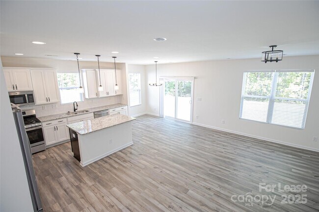 Building Photo - 3030 Falling Stone Cir