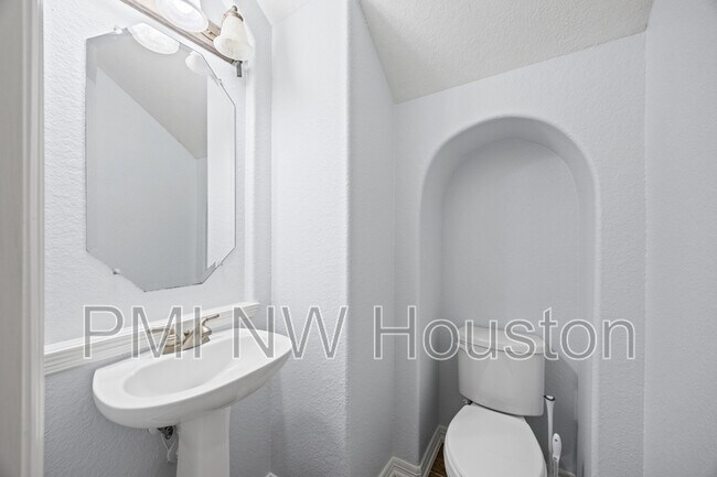 Building Photo - 10311 Pitcataway Dr