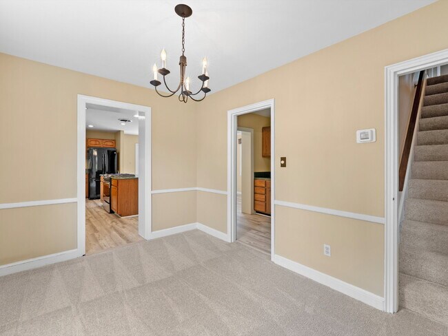 Building Photo - Classic Charm in Arlington