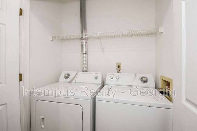 Building Photo - 3459 Lee Ct