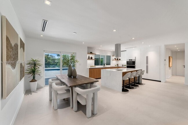 Building Photo - 19721 NE 23rd Ave