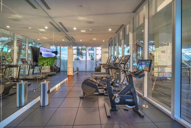 Building Photo - 1300 Monad Ter