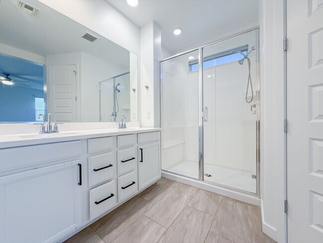 Building Photo - 3811 S 64th Dr