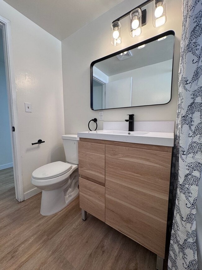 Building Photo - Remodeled 3 bedroom in Sylmar