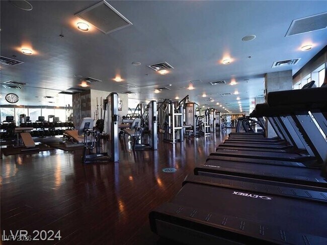 Building Photo - 4471 Dean Martin Dr