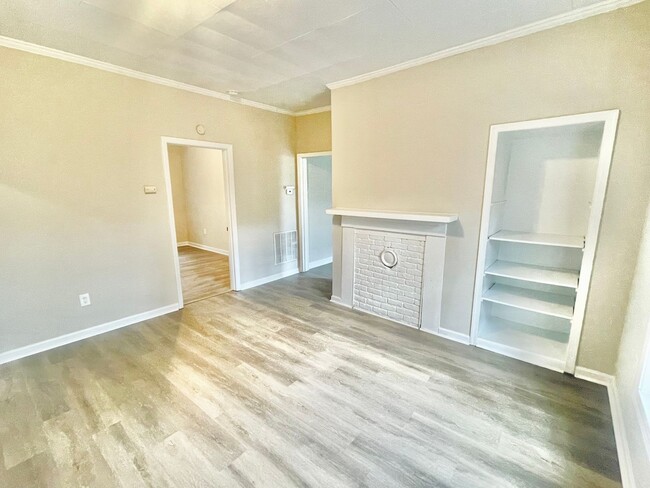 Building Photo - 1004 Highland Ave