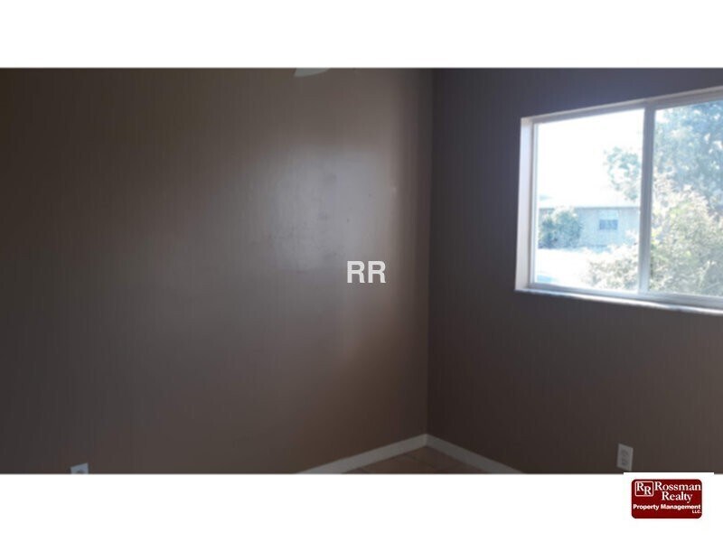 Building Photo - 1231 SE 8th Terrace