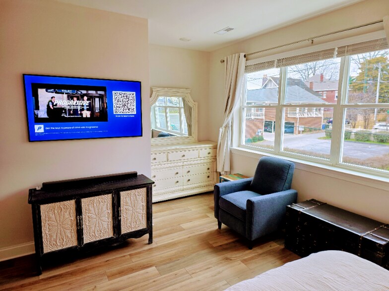 Building Photo - 703 Bespoke Wy