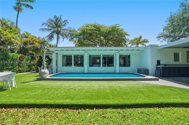 Building Photo - 7830 SW 53rd Pl