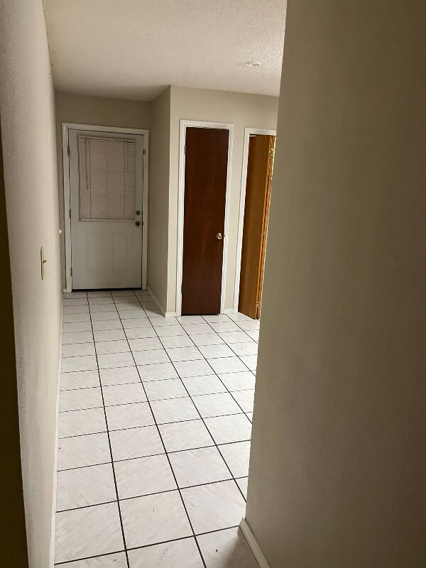 Building Photo - 821 Nancy Ln