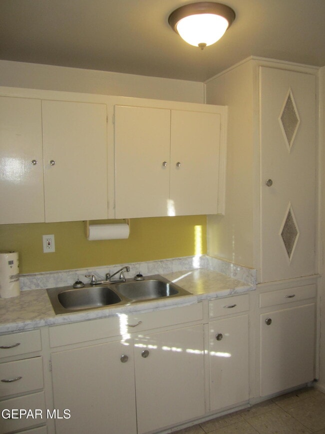 Building Photo - 3606 Taylor Ave