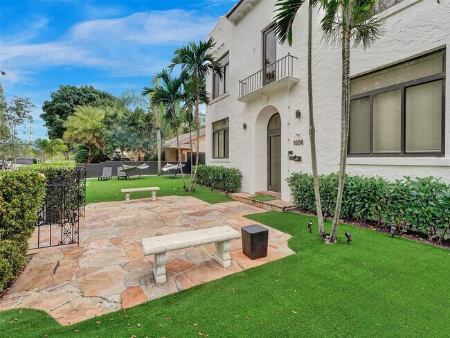 Building Photo - 1656 Polk St