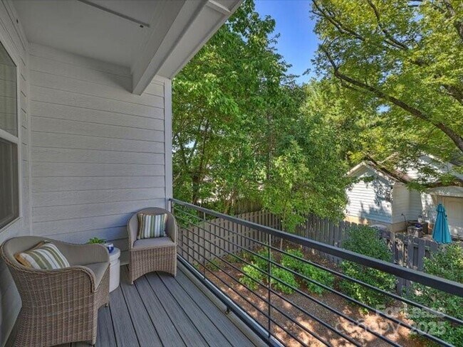 Building Photo - 1615 Chatham Ave