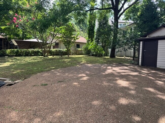 Building Photo - House