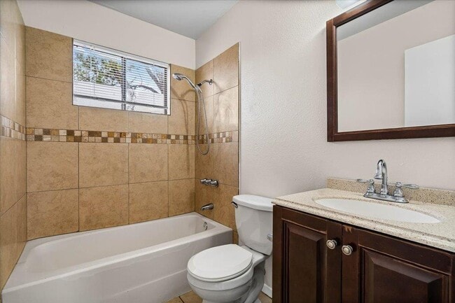 Building Photo - 4806 Russet Hill Dr