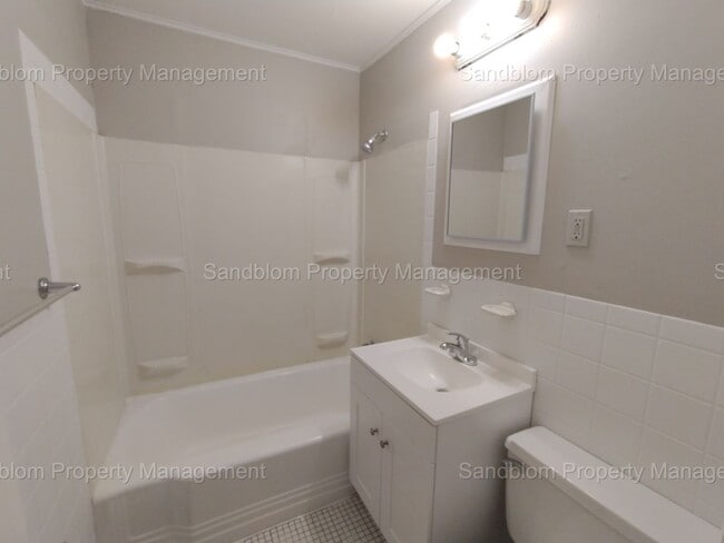 Building Photo - For Lease | Brookside | $1250 Rent