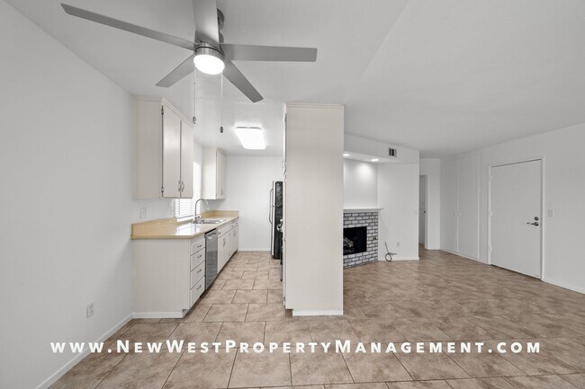 Building Photo - Recently Refreshed Point Loma 2-Bedroom at Baycrest! Small Pet OK! Available Now!