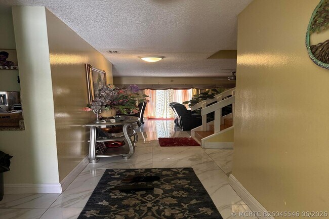 Building Photo - 8230 9th Ct