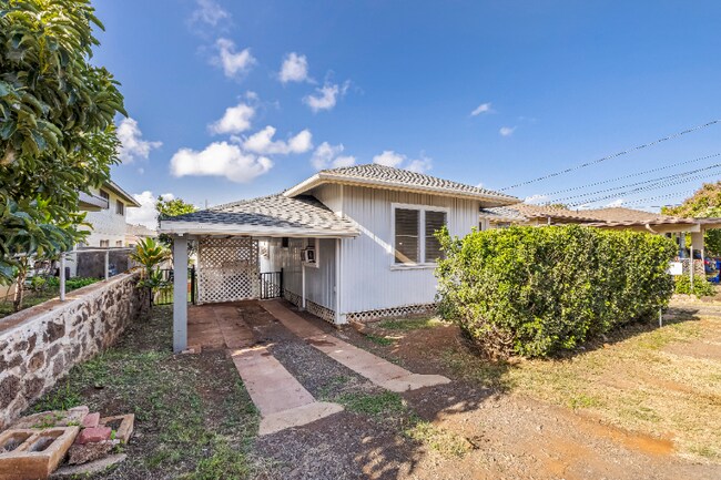 Building Photo - 3159 Lincoln Ave