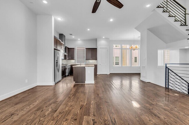 Building Photo - 1724 Ovid St