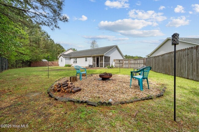 Building Photo - 1006 Hollyfield Ct