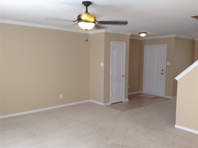 Building Photo - 9217 Middlebury Way