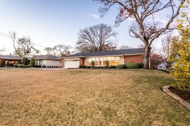 Building Photo - 6926 Colfax Dr