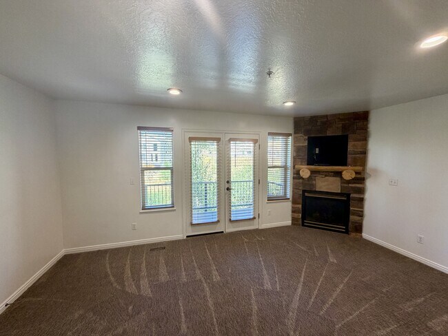 Building Photo - 3537 N Fox Run Dr