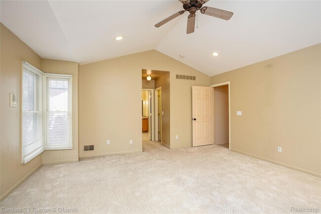 Building Photo - 42104 Echo Forest Dr