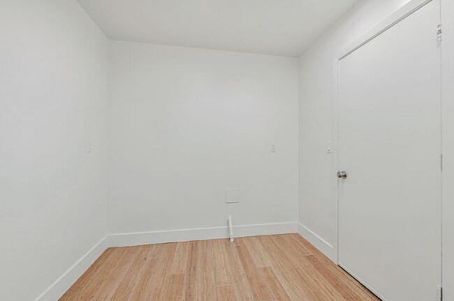 Building Photo - 6046 Reo Pl