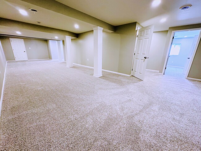 Building Photo - 6752 Coffman Dr