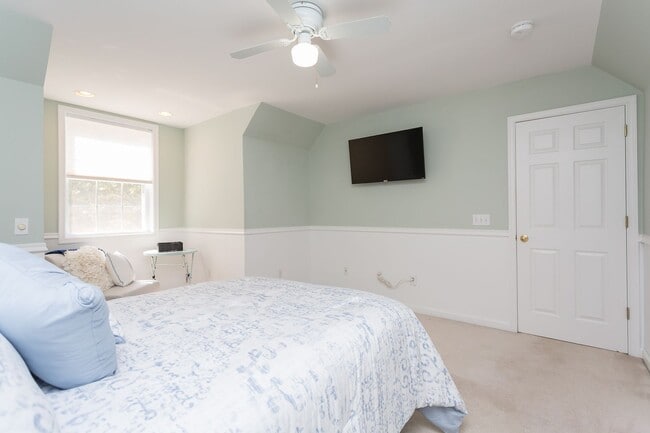 Building Photo - Spacious 4-Bedroom Home in Massanutten Resort