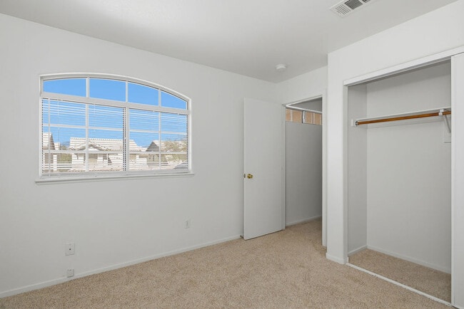 Building Photo - 7561 Glowing Ember Ct