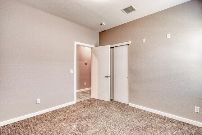 Building Photo - 409 Beech Tree Dr