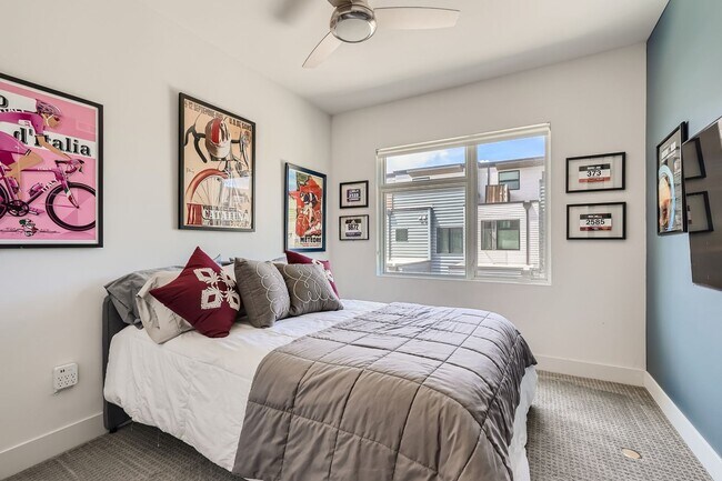 Building Photo - Modern 3 BDR S'Park Boulder Townhome