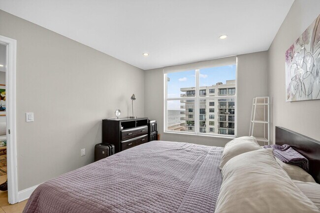 Building Photo - 3450 S Ocean Blvd