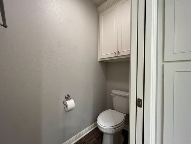 Building Photo - 5429 Meadow Ridge Dr