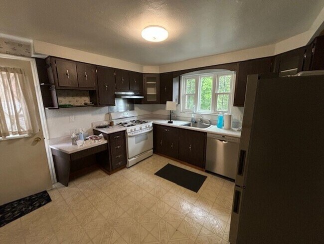 Building Photo - Beautiful Home for Rent