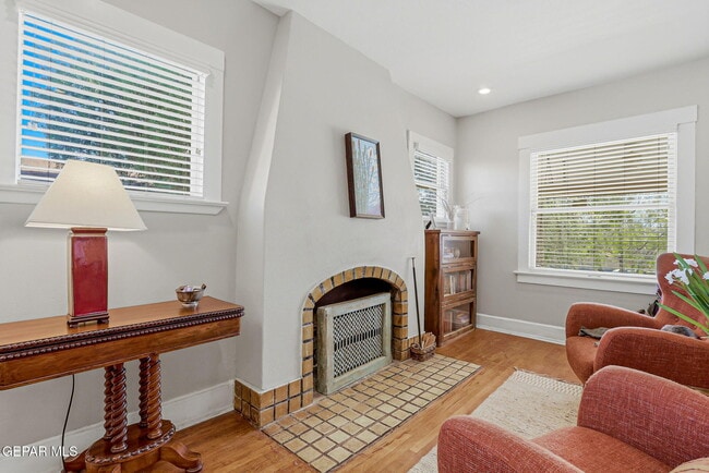 Building Photo - 3703 Cambridge Ave