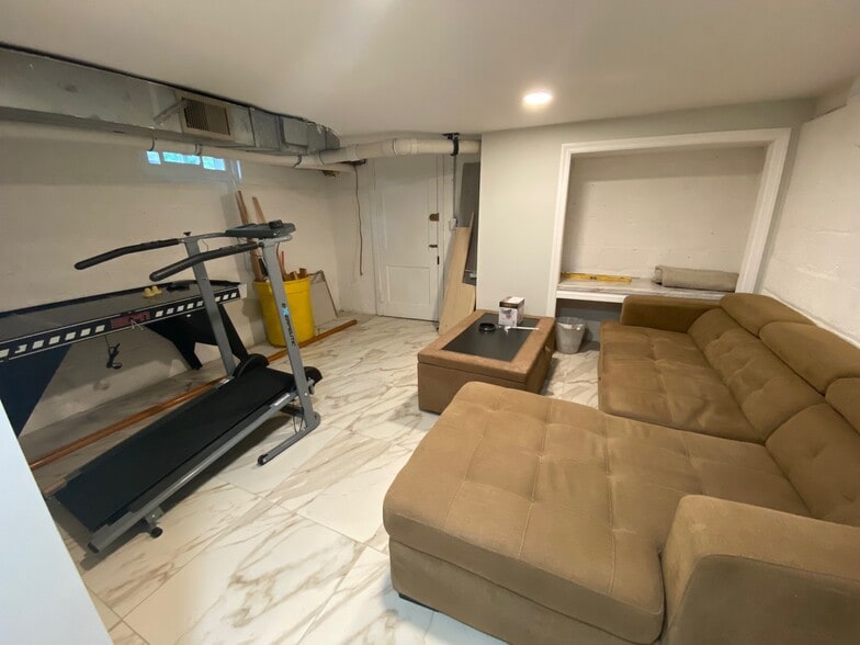 common area - 219 Birch Ave