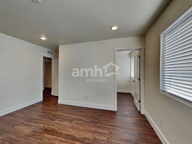 Building Photo - 965 N Rivermist Pl