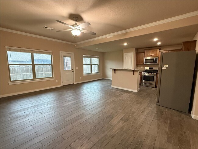 Building Photo - 522 Vee St