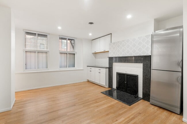 Building Photo - 103 Marlborough St