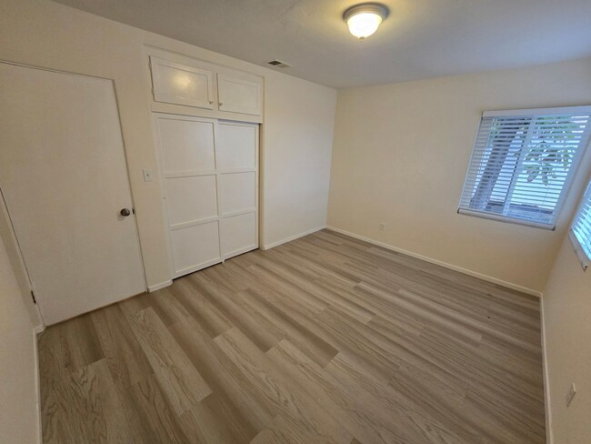 Building Photo - 2bd 1ba Bay Park Home