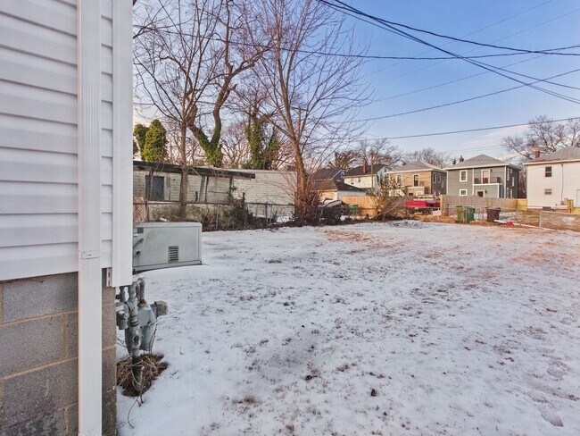 Building Photo - 3426 Delaware Ave