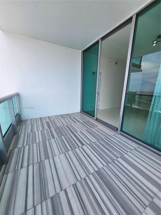 Building Photo - 900 Biscayne Blvd