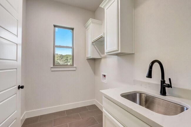 Building Photo - 1007 Meadow Wood Ter