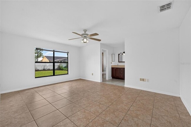 Building Photo - 913 San Rafael Way