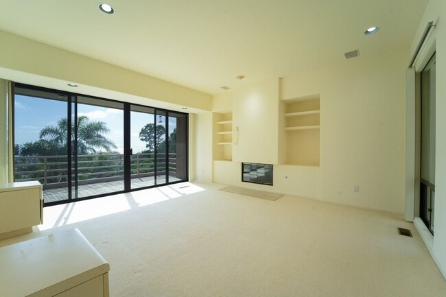 Building Photo - Private, Architect-Designed La Jolla Gem w/ Ocean View! MUST SEE!!!