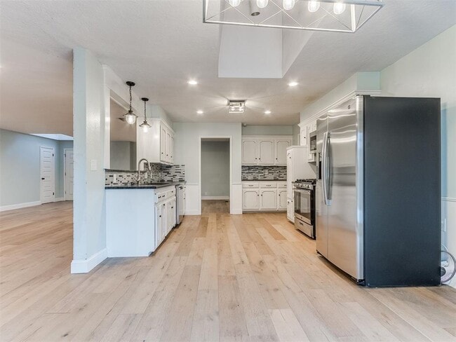 Building Photo - 1428 Cinderella Ave